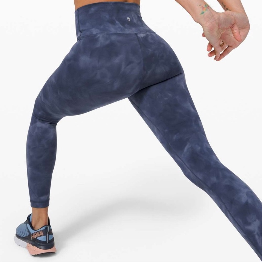 Lululemon athletica Blue Tie-Dye Leggings, size 4
